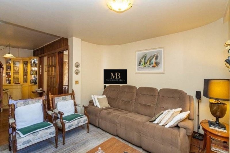 R$ 1.350.000 - CASA RESIDENCIAL - 417M2 - 6 DORM - 2 VAGAS - QUADRA DE ESPORTES - Porto Alegre - 