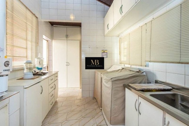 R$ 1.350.000 - CASA RESIDENCIAL - 417M2 - 6 DORM - 2 VAGAS - QUADRA DE ESPORTES - Porto Alegre - 