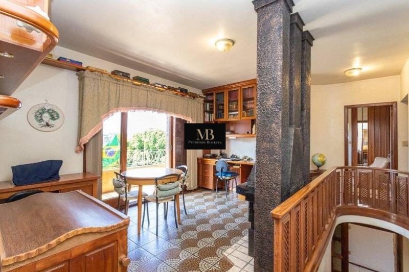 R$ 1.350.000 - CASA RESIDENCIAL - 417M2 - 6 DORM - 2 VAGAS - QUADRA DE ESPORTES - Porto Alegre - 