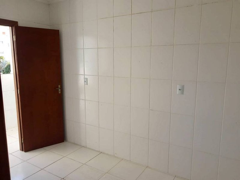 R$ 299.000 - APARTAMENTO REFORMADO - 69M2 - 2 DORM - SACADA - 1 VAGA - VISTA - Porto Alegre - 