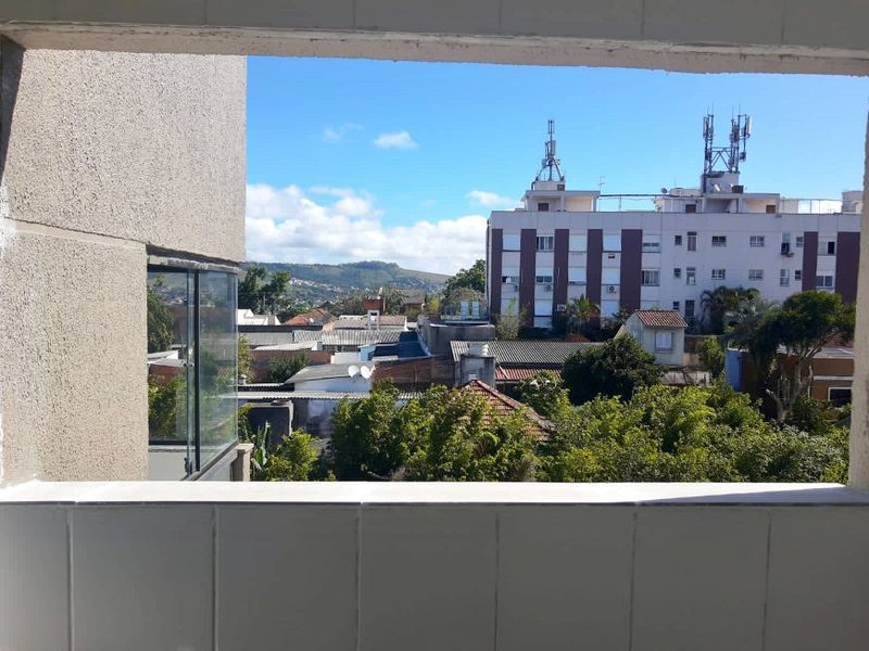 R$ 299.000 - APARTAMENTO REFORMADO - 69M2 - 2 DORM - SACADA - 1 VAGA - VISTA - Porto Alegre - 