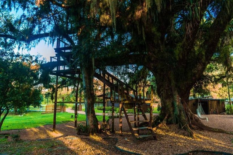 R$ 945.000 - PORTEIRA FECHADA - ESPETACULAR SÍTIO - 5.000M2 - LAZER E NATUREZA - MAQUINE - 