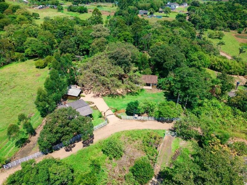 R$ 945.000 - PORTEIRA FECHADA - ESPETACULAR SÍTIO - 5.000M2 - LAZER E NATUREZA - MAQUINE - 