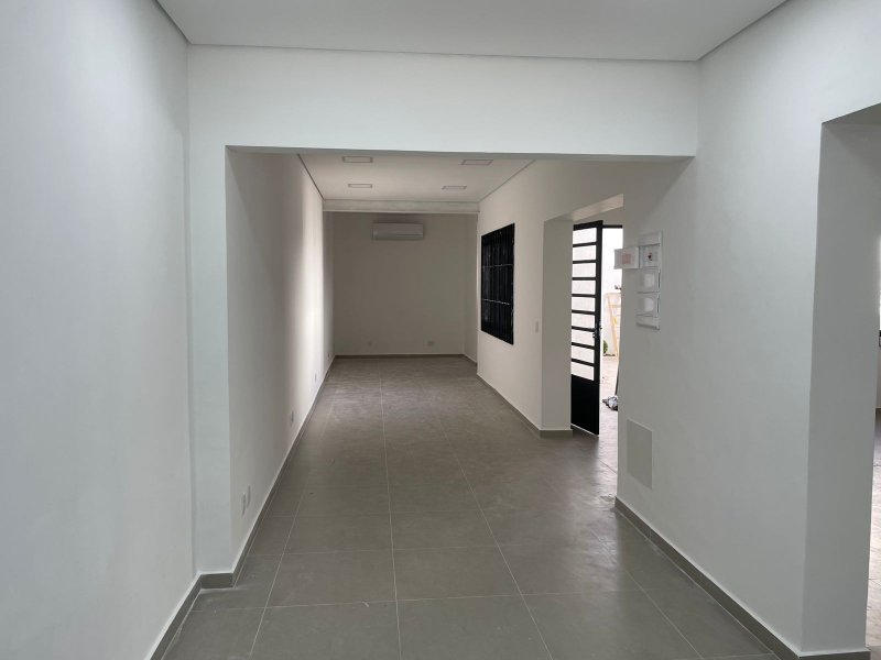Casa  comercial 4 salas,2 banheiros,2 vagas Rua Baluarte São Paulo - 