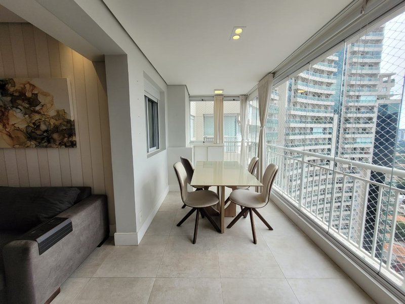 Apartamento com 2 Quartos para alugar, 68m² - Pinheiros Rua Pais Leme São Paulo - 