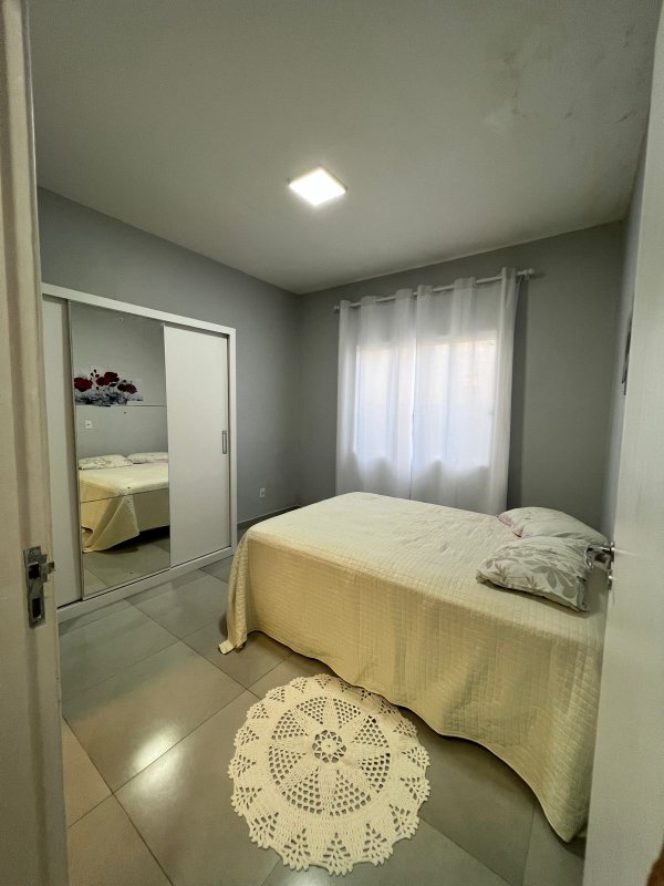 Casa mobiliada com 3 quartos localizada a apenas 750 metros do mar em Balneário Piçarras  Balneário Piçarras - 