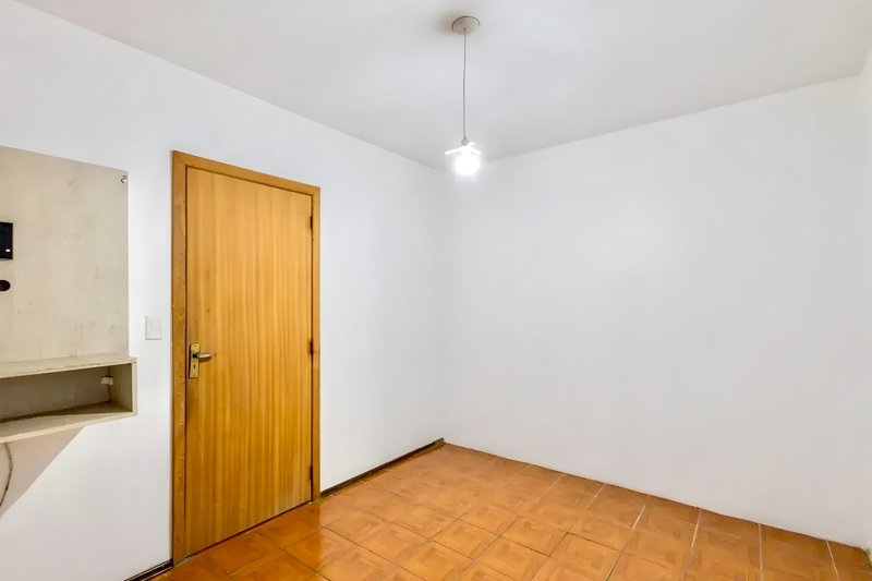 R$ 595.000 - EXCELENTE OPORTUNIDADE - CASA RESID OU COMERC - 210M2 - 4 DORM - 2 V  Porto Alegre - 