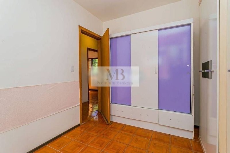 R$ 750.000 - EXCELENTE OPORTUNIDADE - CASA RESID OU COMERC - 210M2 - 4 DORM - 2 V - Porto Alegre - 