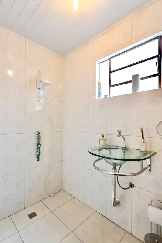 R$ 595.000 - EXCELENTE OPORTUNIDADE - CASA RESID OU COMERC - 210M2 - 4 DORM - 2 V  Porto Alegre - 