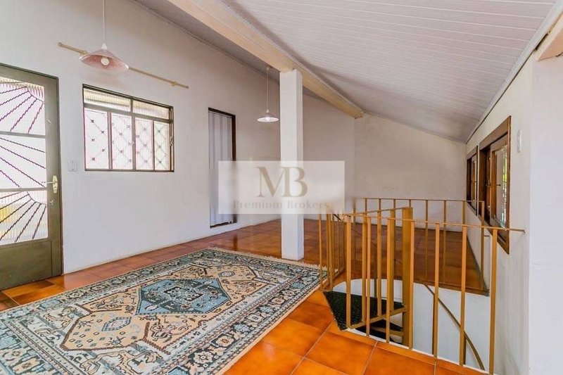 R$ 750.000 - EXCELENTE OPORTUNIDADE - CASA RESID OU COMERC - 210M2 - 4 DORM - 2 V - Porto Alegre - 
