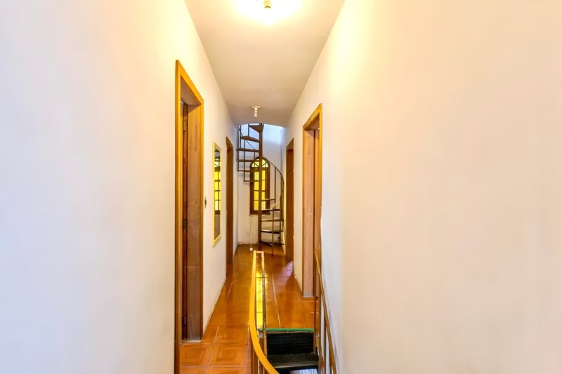 R$ 595.000 - EXCELENTE OPORTUNIDADE - CASA RESID OU COMERC - 210M2 - 4 DORM - 2 V  Porto Alegre - 