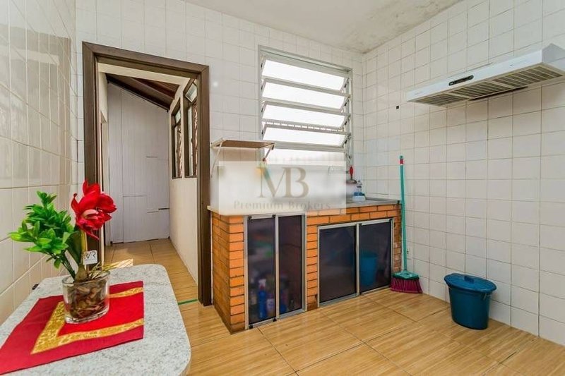 R$ 750.000 - EXCELENTE OPORTUNIDADE - CASA RESID OU COMERC - 210M2 - 4 DORM - 2 V - Porto Alegre - 