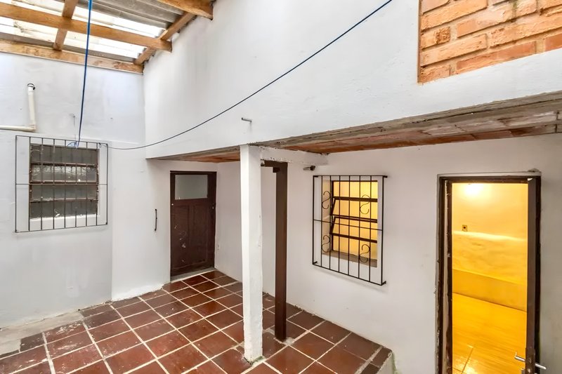 R$ 595.000 - EXCELENTE OPORTUNIDADE - CASA RESID OU COMERC - 210M2 - 4 DORM - 2 V  Porto Alegre - 