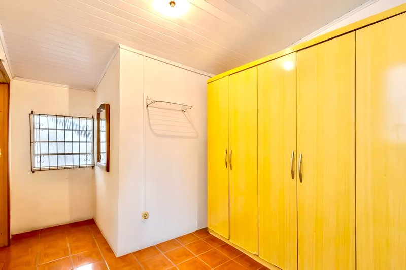 R$ 595.000 - EXCELENTE OPORTUNIDADE - CASA RESID OU COMERC - 210M2 - 4 DORM - 2 V  Porto Alegre - 