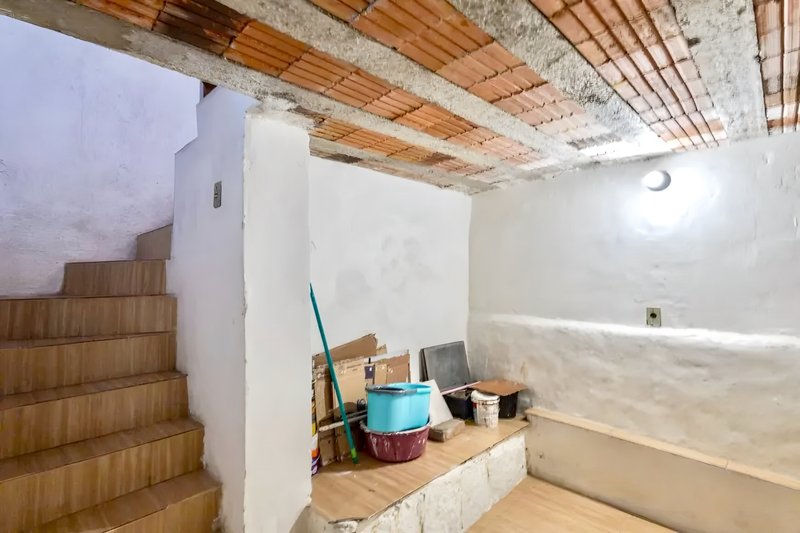 R$ 595.000 - EXCELENTE OPORTUNIDADE - CASA RESID OU COMERC - 210M2 - 4 DORM - 2 V  Porto Alegre - 