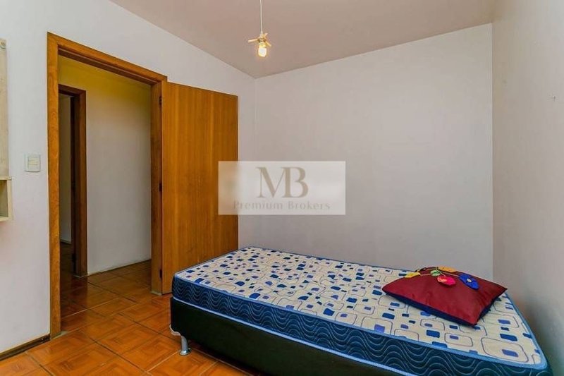 R$ 750.000 - EXCELENTE OPORTUNIDADE - CASA RESID OU COMERC - 210M2 - 4 DORM - 2 V - Porto Alegre - 
