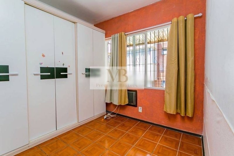 R$ 750.000 - EXCELENTE OPORTUNIDADE - CASA RESID OU COMERC - 210M2 - 4 DORM - 2 V - Porto Alegre - 