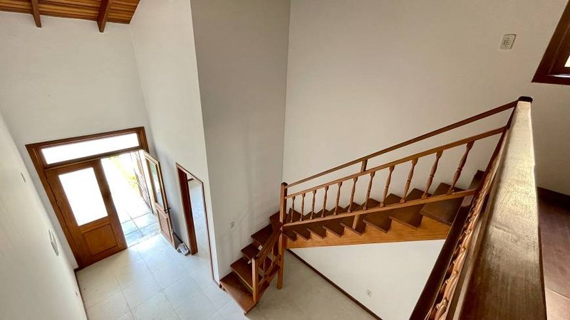 R$ 395.000 - ÓTIMA CASA - 115M2 - 3 DORM - 2 SUÍTES - 1 VAGA Rua Amoni Porto Alegre - 