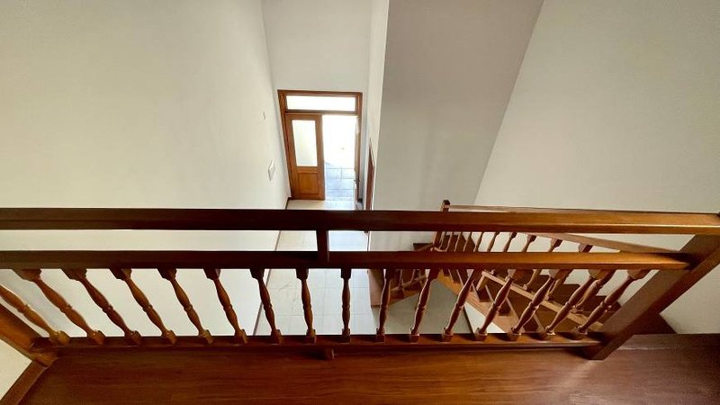 R$ 395.000 - ÓTIMA CASA - 115M2 - 3 DORM - 2 SUÍTES - 1 VAGA Rua Amoni Porto Alegre - 