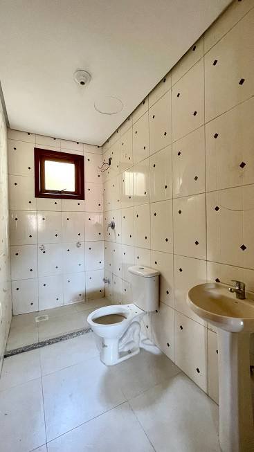 R$ 395.000 - ÓTIMA CASA - 115M2 - 3 DORM - 2 SUÍTES - 1 VAGA Rua Amoni Porto Alegre - 