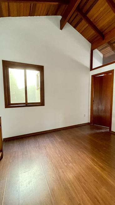 R$ 395.000 - ÓTIMA CASA - 115M2 - 3 DORM - 2 SUÍTES - 1 VAGA Rua Amoni Porto Alegre - 