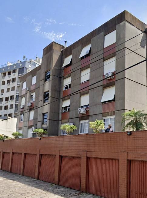 R$ 425.000 - ÓTIMA LOCALIZAÇÃO - APARTAMENTO - 75M2 - 2 DORM - LAREIRA - 1 VAGA - Porto Alegre - 
