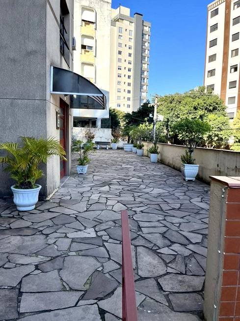 R$ 425.000 - ÓTIMA LOCALIZAÇÃO - APARTAMENTO - 75M2 - 2 DORM - LAREIRA - 1 VAGA - Porto Alegre - 