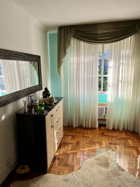 R$ 425.000 - ÓTIMA LOCALIZAÇÃO - APARTAMENTO - 75M2 - 2 DORM - LAREIRA - 1 VAGA - Porto Alegre - 