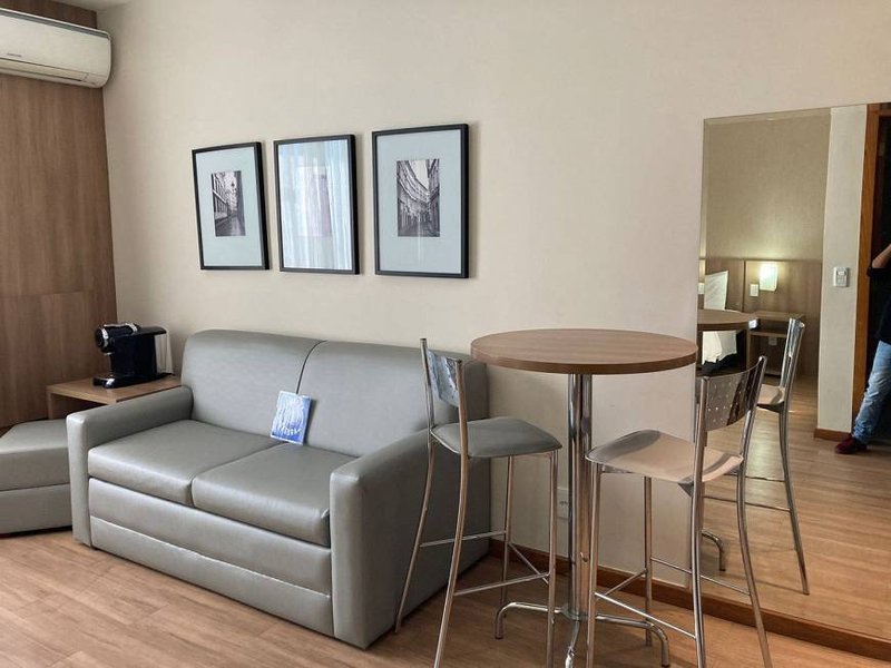 R$ 450.000 - APARTAMENTO - FLAT - MOBILIADO - RENTABILIDADE - 38M2 - 1 DORM - VAGA - INFRA Avenida Borges de Medeiros Porto Alegre - 