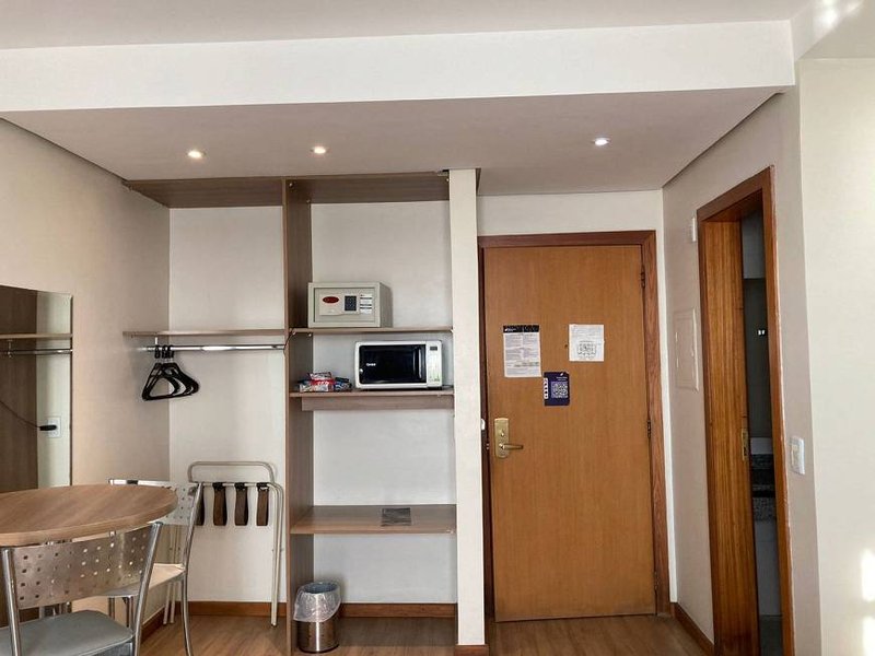 R$ 450.000 - APARTAMENTO - FLAT - MOBILIADO - RENTABILIDADE - 38M2 - 1 DORM - VAGA - INFRA Avenida Borges de Medeiros Porto Alegre - 