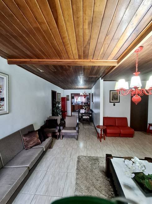 R$ 299.000 - MEIA QUADRA DO MAR - ÓTIMA CASA - 130M2 - 3 DORM - VAGAS PARA VEÍCULOS - Imbé - 