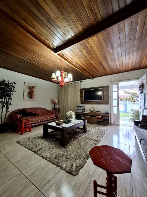 R$ 299.000 - MEIA QUADRA DO MAR - ÓTIMA CASA - 130M2 - 3 DORM - VAGAS PARA VEÍCULOS - Imbé - 