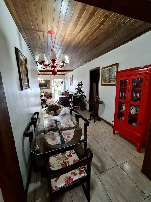 R$ 299.000 - MEIA QUADRA DO MAR - ÓTIMA CASA - 130M2 - 3 DORM - VAGAS PARA VEÍCULOS - Imbé - 