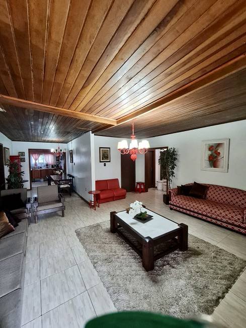 R$ 299.000 - MEIA QUADRA DO MAR - ÓTIMA CASA - 130M2 - 3 DORM - VAGAS PARA VEÍCULOS - Imbé - 