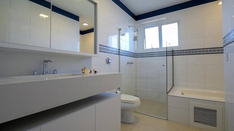 R$ 3.600.000 - CASA DE ALTO PADRÃO - 350M2 - 4 SUÍTES - PISCINA - Dois Irmãos - 