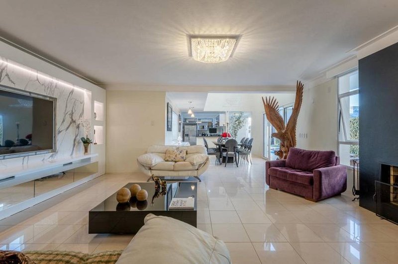 R$ 3.600.000 - CASA DE ALTO PADRÃO - 350M2 - 4 SUÍTES - PISCINA - Dois Irmãos - 