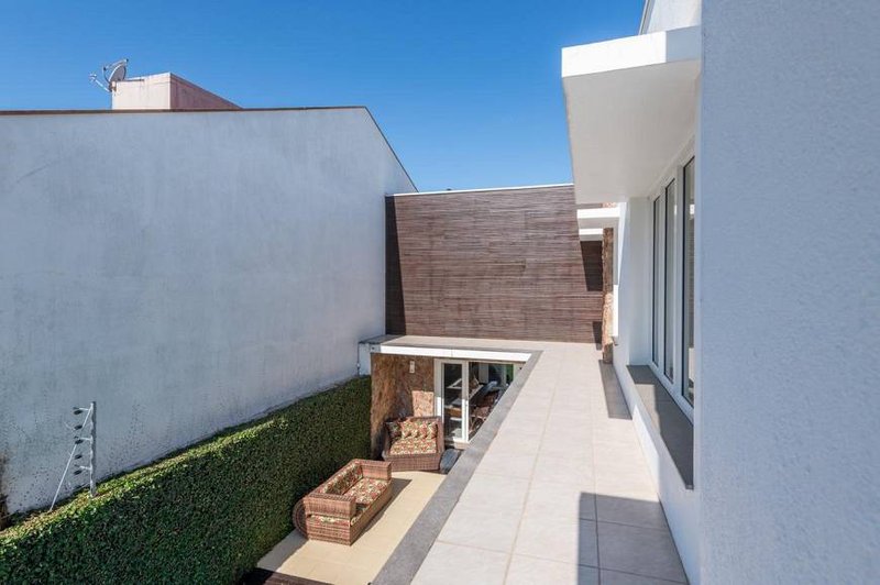 R$ 3.600.000 - CASA DE ALTO PADRÃO - 350M2 - 4 SUÍTES - PISCINA - Dois Irmãos - 