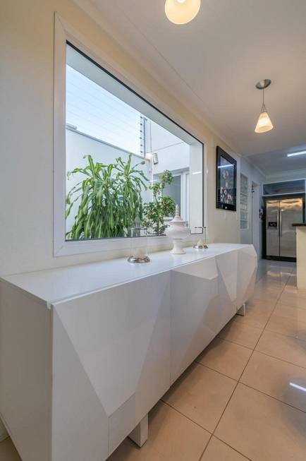 R$ 3.600.000 - CASA DE ALTO PADRÃO - 350M2 - 4 SUÍTES - PISCINA - Dois Irmãos - 