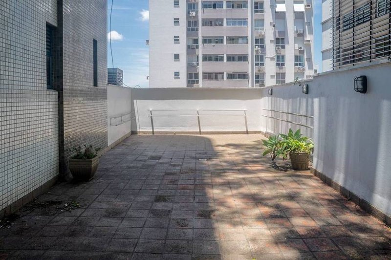 R$ 295.000 - SALA COMERCIAL - REFORMADA - 89M2 - 1 VAGA - LOCALIZAÇÃO PERFEITA Rua Mostardeiro Porto Alegre - 