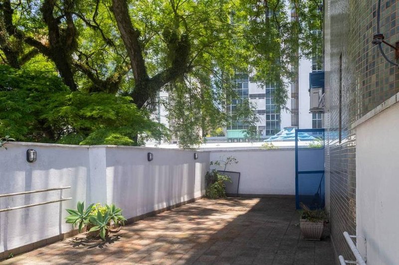 R$ 295.000 - SALA COMERCIAL - REFORMADA - 89M2 - 1 VAGA - LOCALIZAÇÃO PERFEITA Rua Mostardeiro Porto Alegre - 