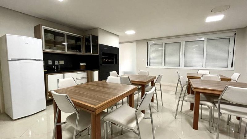 R$ 490.000 - EXCELENTE APARTAMENTO - FRENTE E LATERAL - 51M2 - 1 DORM - 1 VAGA - Porto Alegre - 