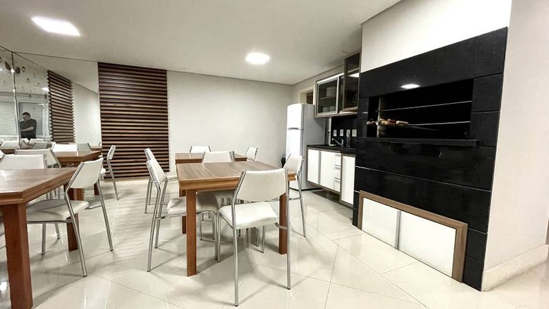 R$ 490.000 - EXCELENTE APARTAMENTO - FRENTE E LATERAL - 51M2 - 1 DORM - 1 VAGA - Porto Alegre - 