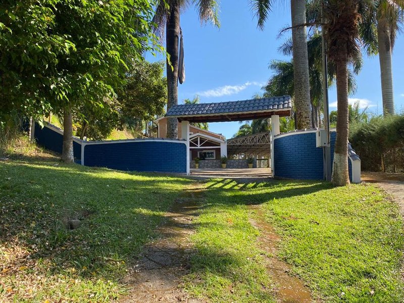 CHACARA COM 10.000 METROS EM SÃO JOSE DOS CAMPOS SP - São José dos Campos - 
