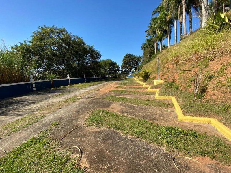 CHACARA COM 10.000 METROS EM SÃO JOSE DOS CAMPOS SP - São José dos Campos - 