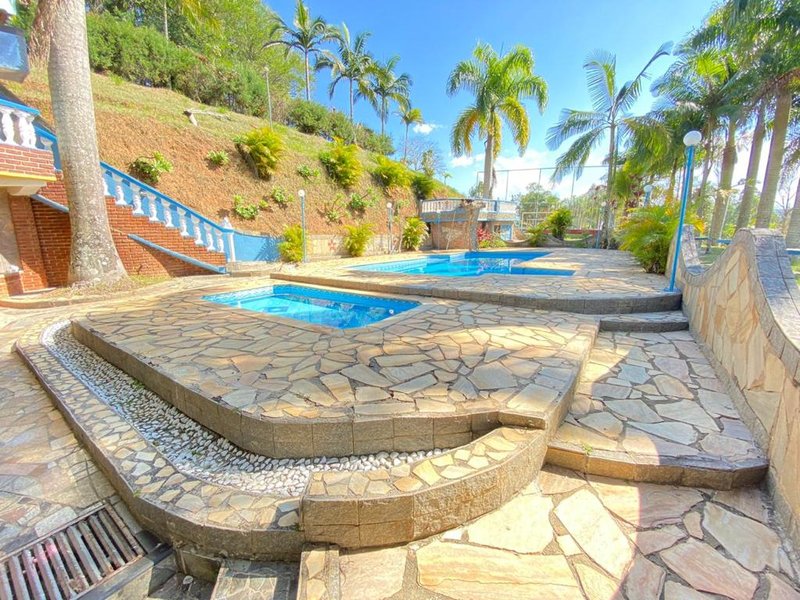 CHACARA COM 10.000 METROS EM SÃO JOSE DOS CAMPOS SP - São José dos Campos - 