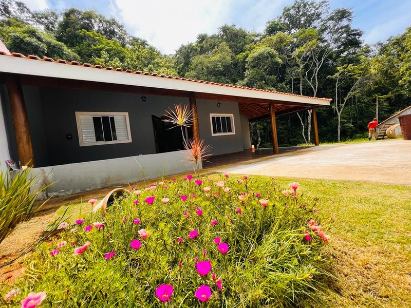 CHACARA COM 1.000 METROS EM SAO JOSE DOS CAMPOS SP - São José dos Campos - 
