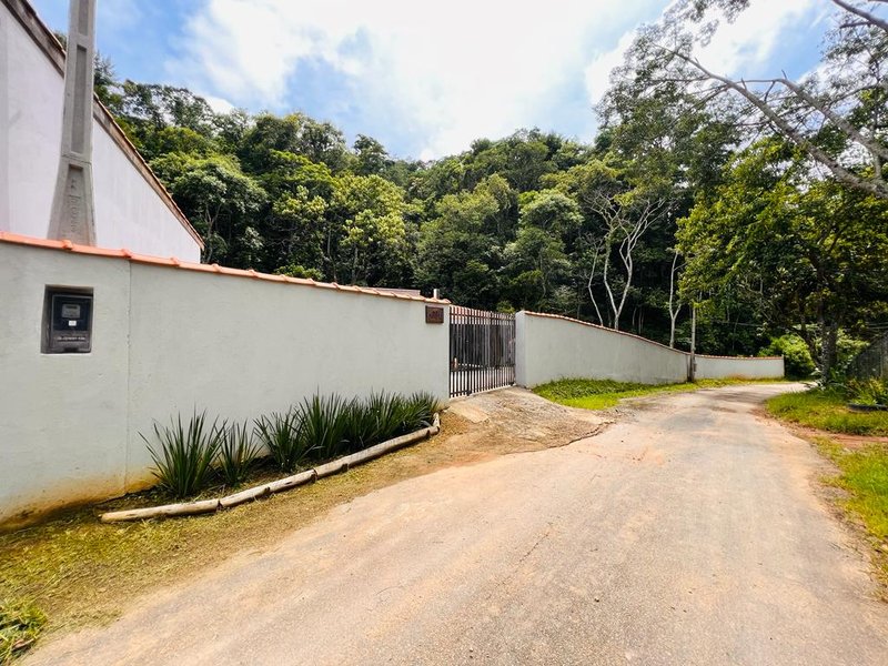 CHACARA COM 1.000 METROS EM SAO JOSE DOS CAMPOS SP - São José dos Campos - 