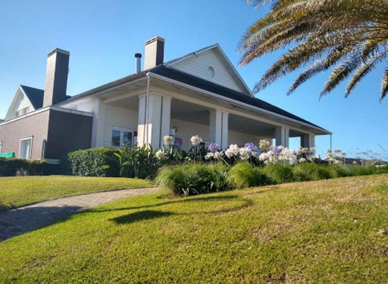 R$ 840.000 - PACIFIC - LINDA CASA - MOBILIADA E DECORADA - 102M² - 3 DORMITÓRIOS - 2 VAGAS Avenida Paraguassú  Xangri-lá - 