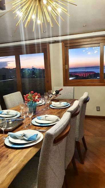 R$ 1.650.000 - COBERTURA DUPLEX - ESPETACULAR VISTA - 276M2 - 3 DORM - PISCINA - 2 VAGAS - Porto Alegre - 