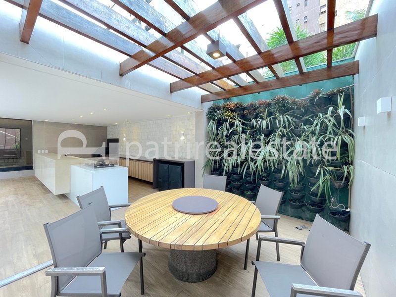 Apartamento 300 m² 1 por andar com 5 Quartos 7 banheiros e 4 vagas Meireles Fortaleza CE Rua Tibúrcio Cavalcanti Fortaleza - 